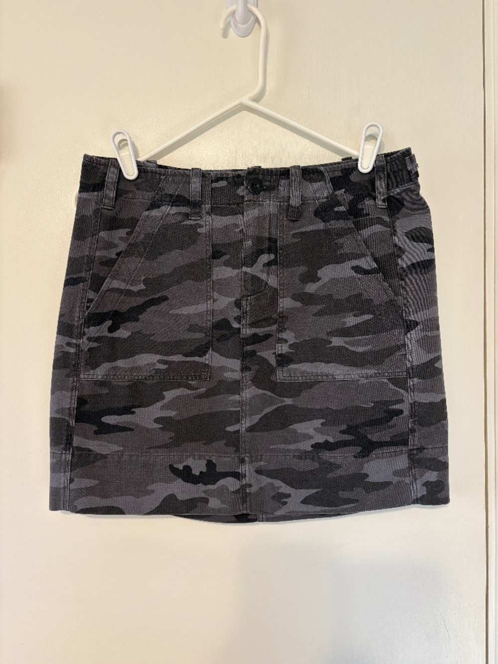 G1 Goods/Market Place Clothing Women's Gray Camo Jane Skirt Size 4 NWT